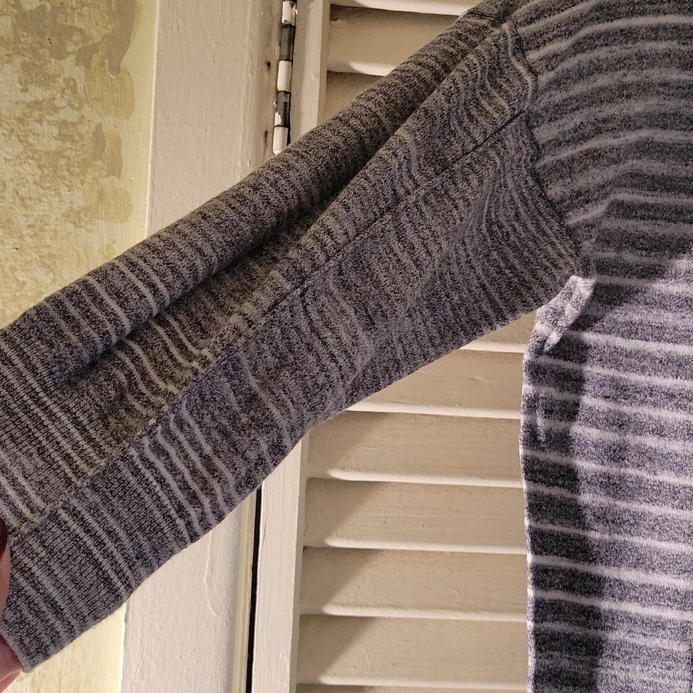 Womens Sweater - Picture 5 of 8